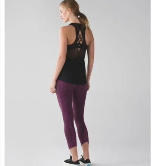 Lululemon Transcend Crop Perforated Chevron Print Leggings Size 4 - Picture 3 of 10